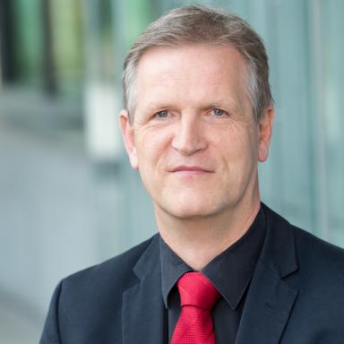 Dr. Jörg Mayer-Ries 
